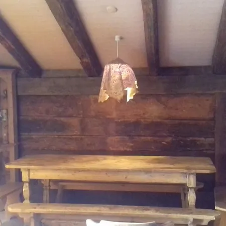 דירה Authentic 2 Bedroom