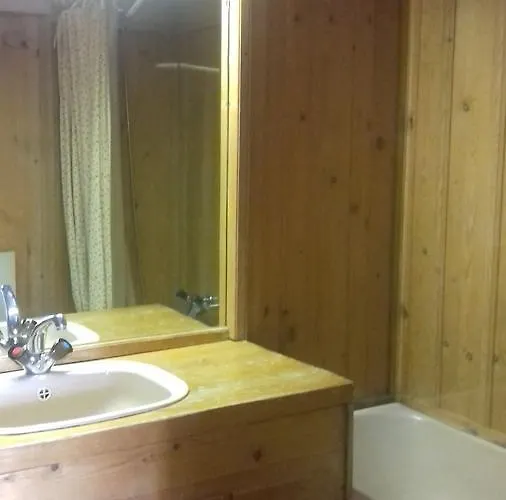 Authentic 2 Bedroom Appartement *