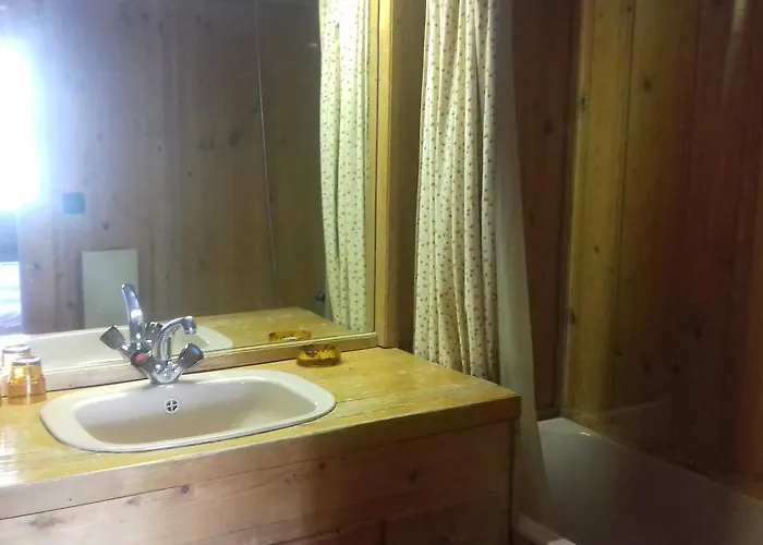 Authentic 2 Bedroom Appartement *