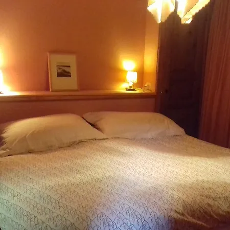 Authentic 2 Bedroom Apartment